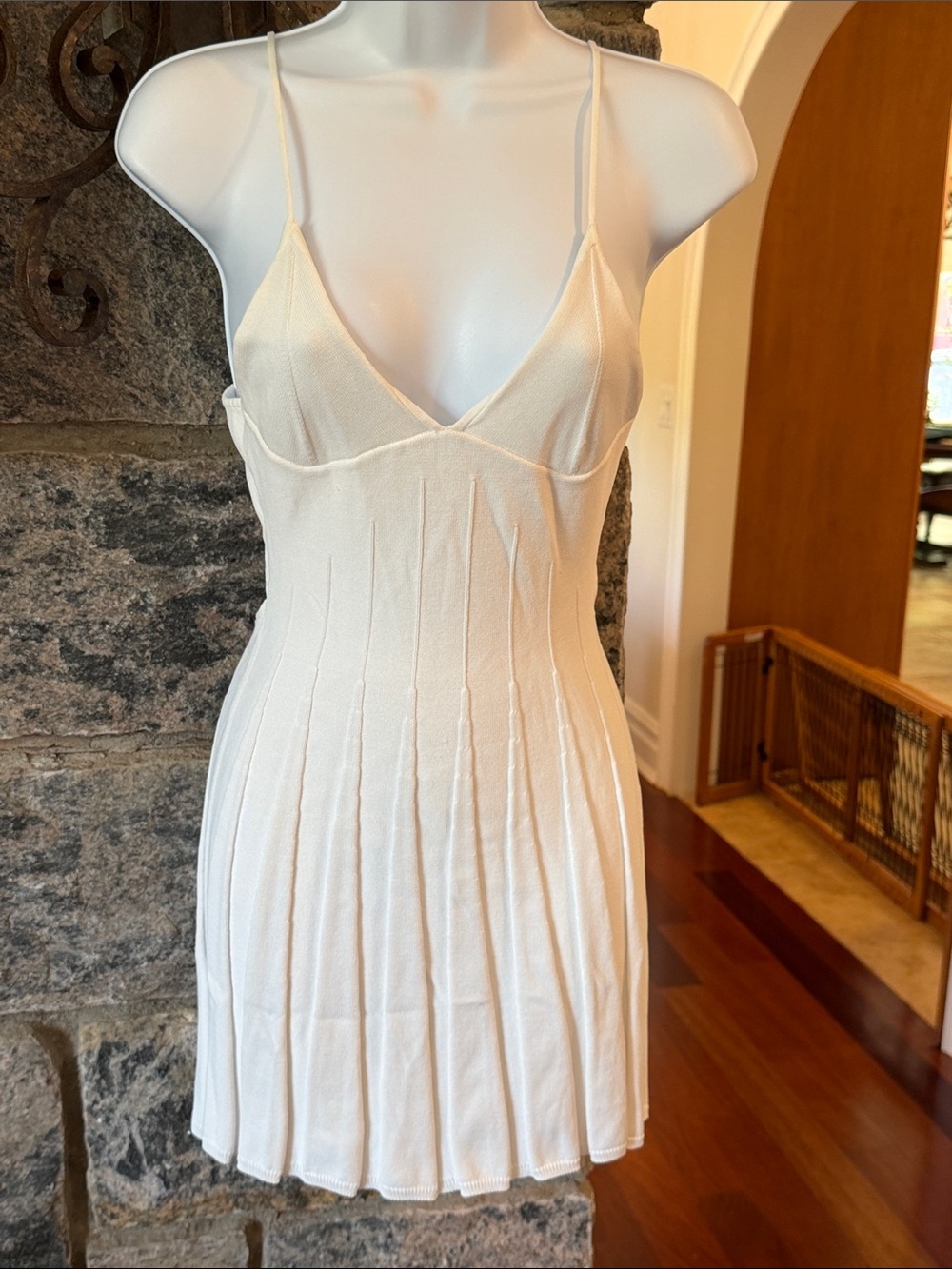 Meshki Kendra White Pleated Dress XS - Picture 2 of 6